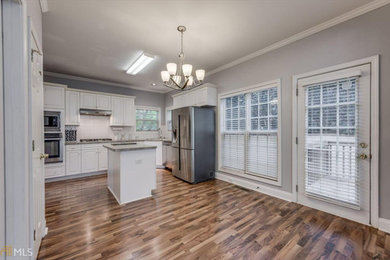 Inspiration for a modern home design remodel in Atlanta
