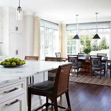 DEANE - Hint of Walnut