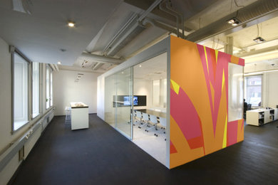 Example of a mid-sized minimalist hallway design in New York