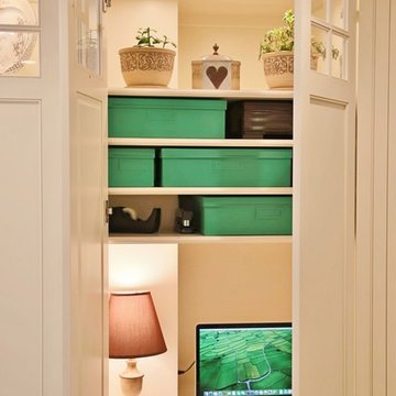 Comfortable, Classic, Clutter Controlled Kitchen