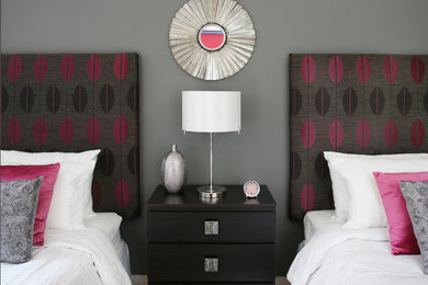 Bedroom - contemporary bedroom idea in New York