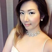 Dewi Yap's photo