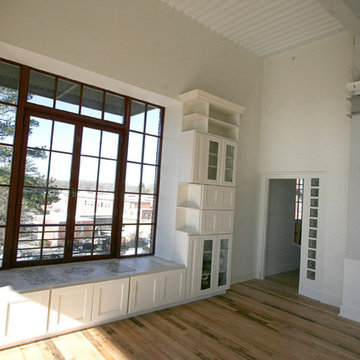Sunny Sumptuous Deluxe Riverfront Loft