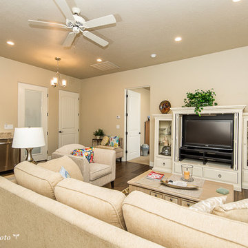 High Ridge Drive: Casita Living Area