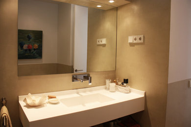 Bathroom - bathroom idea in Boston
