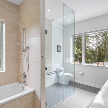 House on Grand River - Bathroom