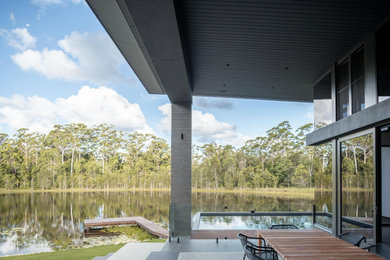 Photo of a modern deck in Sunshine Coast.