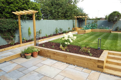 This is an example of a modern garden in Oxfordshire.