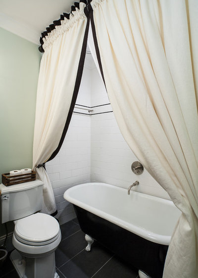 Классический Ванная комната by Alair Homes Decatur