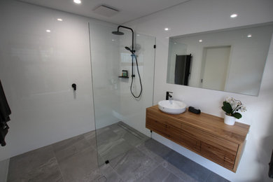 This is an example of a bathroom in Perth.