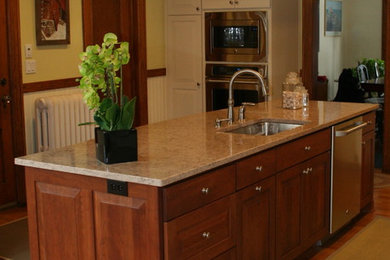 Inspiration for a timeless kitchen remodel in New York