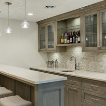 Justin's bar