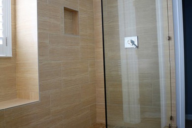 Example of a minimalist bathroom design in Dallas