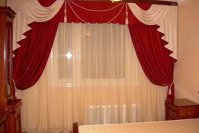 Window window treatments/tear curtains/curtains/swags, etc.