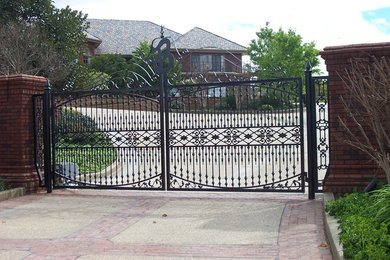 Bailey Drive Gate