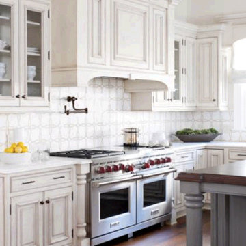 Natural Stone Wave Mosaic Backsplash in Stunning Contemporary Kitchen