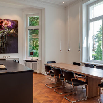 Harmonischer Übergang von Küche zu Esszimmer