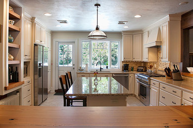 Arts and crafts kitchen photo in Other