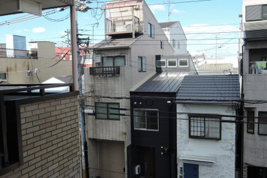大阪にあるモダンスタイルのおしゃれな家の外観の写真