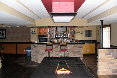 Transitional home bar photo in Cincinnati