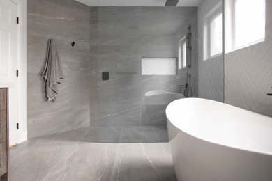 Minimalist bathroom photo in Toronto