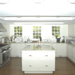 Lipper White Farm - Kitchen Cabinetry