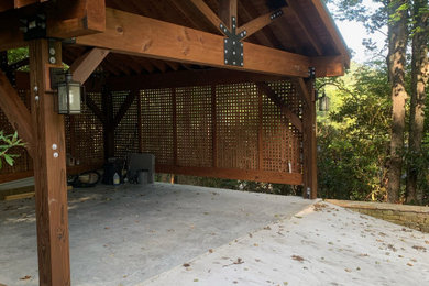 Arts and crafts garage photo in Other