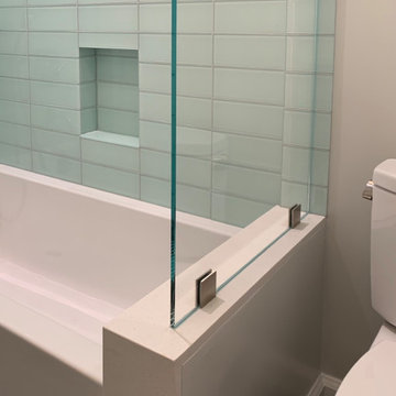Modern Style Small Bathroom