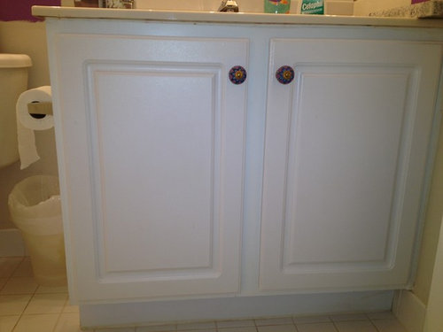 Laminate Bathroom Vanity Cabinet, Can I Paint A Laminate Bathroom Vanity