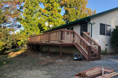 Inspiration for a craftsman deck remodel in Sacramento