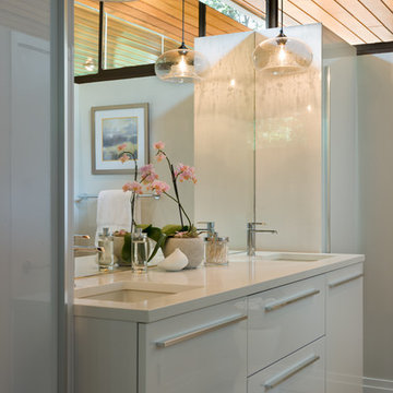 CODE Artic White Glossy Laminate and Cinnamon Walnut Matte Wood Kitchen Remodel