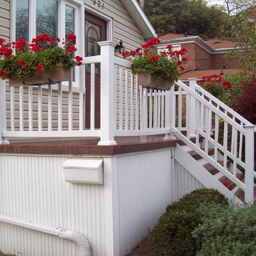 TREX TRANSCENDS FIRE PIT COLOR with white rail