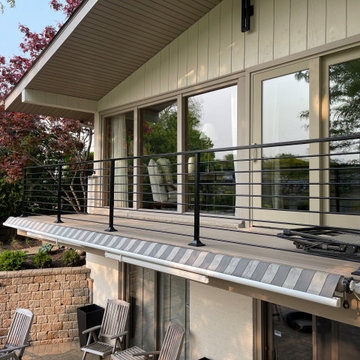 Horizontal Railing for A Balcony Deck