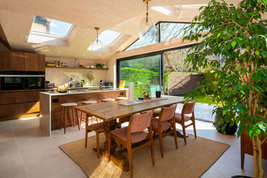 Photo of a contemporary dining room in London.
