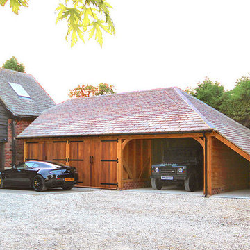 3 car oak framed garage finished in Cotswold slate