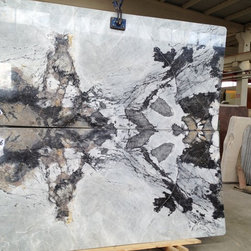 Book-matched white marble slabs - Tile