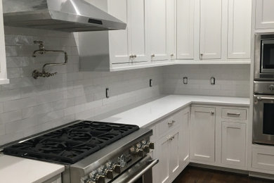 Example of a transitional kitchen design in DC Metro