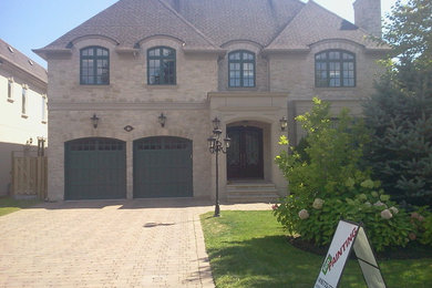 Traditional exterior home idea in Toronto