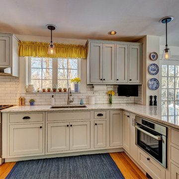 Woodstock white with rustic island