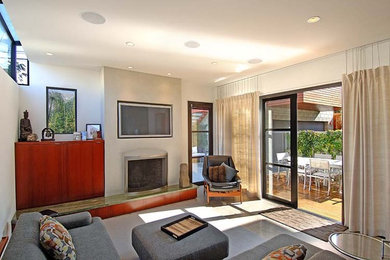 Example of a trendy living room design in Los Angeles