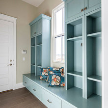 mudroom/laundry