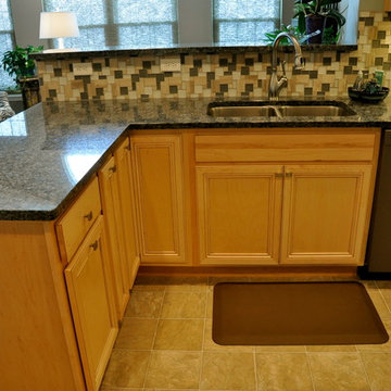 Medium Size kitchen and Morning Room