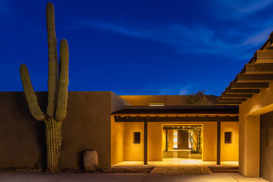 Example of a southwest entryway design in Phoenix