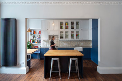 This is an example of a contemporary kitchen in Edinburgh.