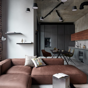 80 sqm loft-style apartment with two workplaces in Moscow
