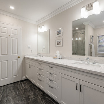 Country club Ensuite bathroom