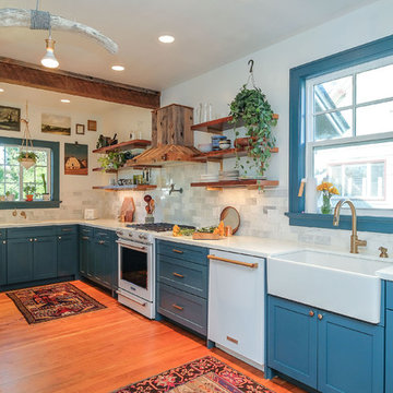 Transitional Farmhouse Kitchen in Vancouver, WA