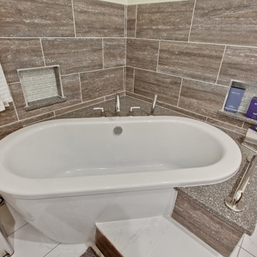 Beautiful Bathroom in Park Ridge