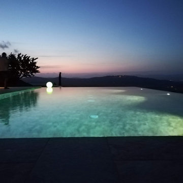 Piscina in collina