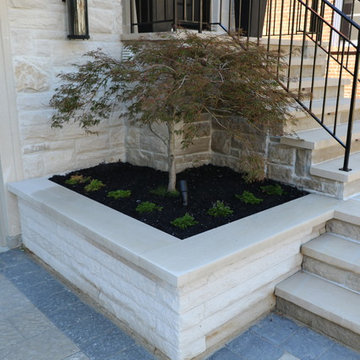 Leaside Front Yard - Timeless Classic